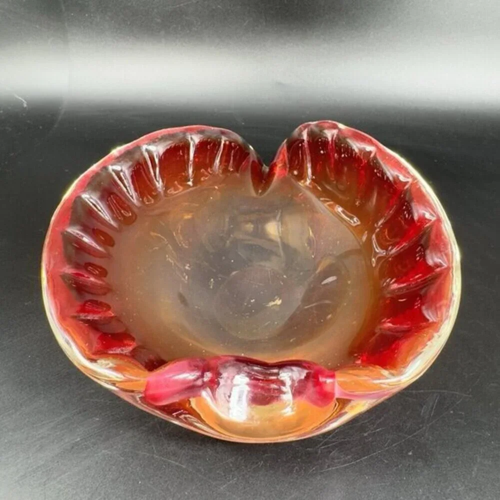 Venetian Art Glass Heart Shaped Dish Bowl Ashtray Made In Italy Hand Blown Glass